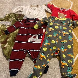 Fleece baby pajama bundle! 4 pjs and 1 sleep sack.